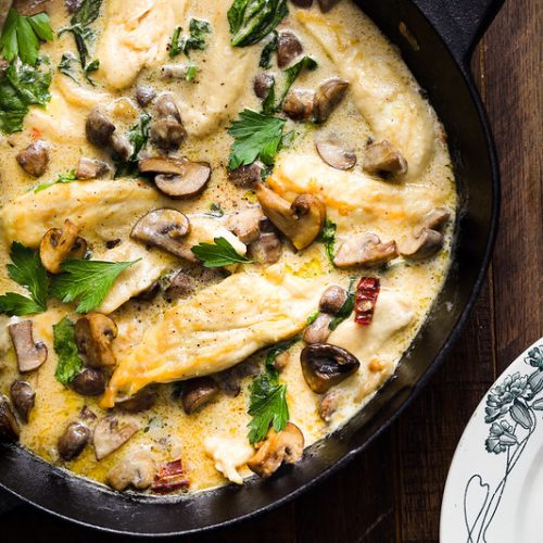 Champignons noirs et porc sautés : un plat simple et délicieux à faire  aussi avec du poulet 