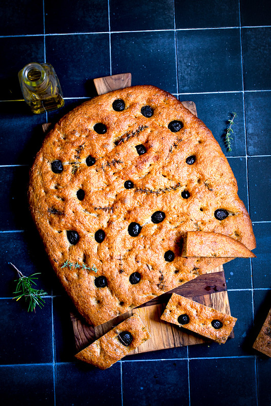 focaccia olives farine complete recette sans petrissage