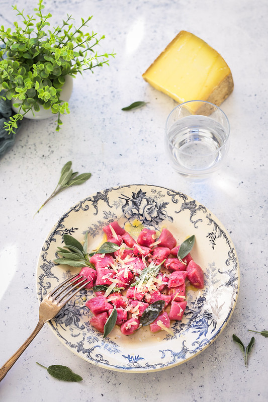 gnocchi italiens betterave pommes de terre beurre sauge