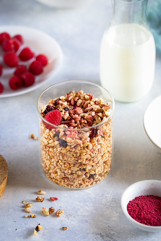 granola avaoine riz souffle canneberges framboises