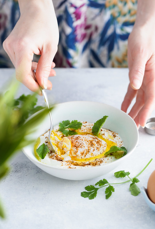 Oeufs pochés, yaourt à la turque pour 4 personnes - Recettes - Elle à Table