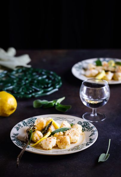 Gnocchis de ricotta au citron et beurre de sauge (avec la vidéo)