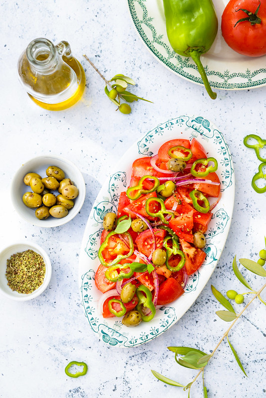 Salade de tomates à la calabraise - Recette italienne facile - Un déjeuner de soleil