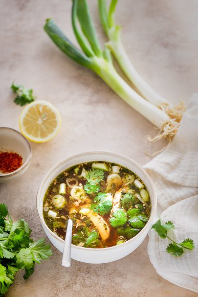 Soupe de poulet au gingembre et au citron