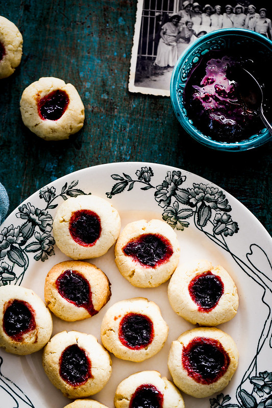 sables confiture thumbprint cookies