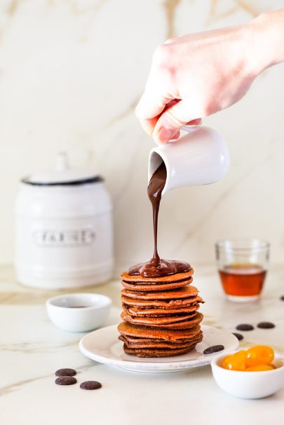 Pancakes au chocolat avec sauce maison