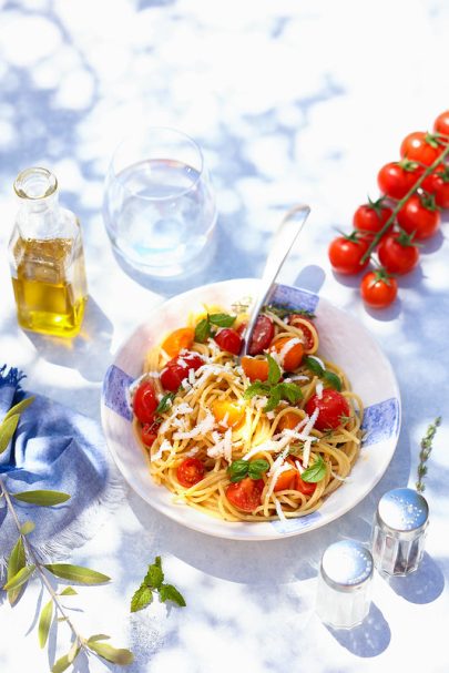 Spaghetti aux tomates cerise marinées