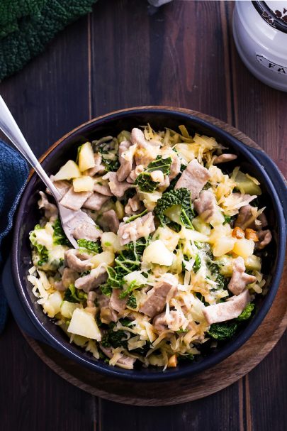 Pizzoccheri, plat de pâtes au sarrasin, chou et fromage typique de la valtellina (vidéo)