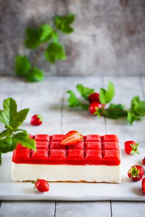Entremets fraises et chocolat blanc