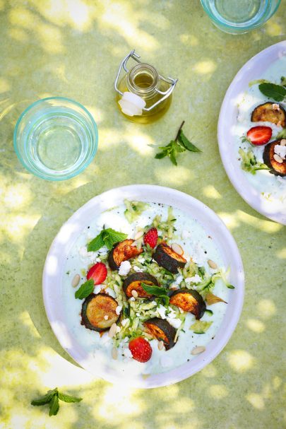 Courgettes rôties sur crème de feta et yaourt