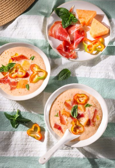 Soupe froide de melon, yaourt et jambon cru
