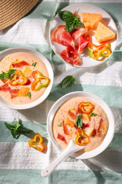 Soupe froide de melon, yaourt et jambon cru