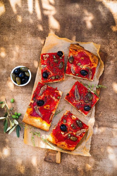 Pizza all’Andrea (pissalandrea) ou la focaccia à la tomate typique de ligurie
