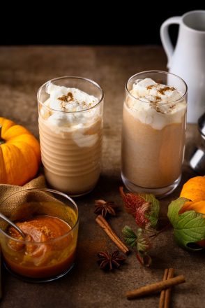 Pumpkin spice latte (café au lait et sirop de courge)