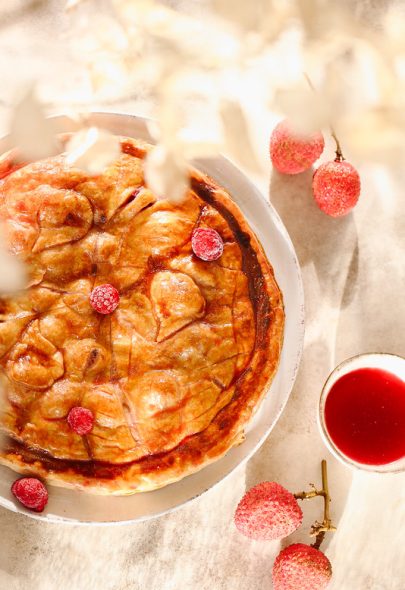 Galette des rois framboises, litchis, façon Ispahan