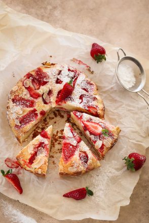 Gâteau italien aux fraises et à la ricotta, léger et rapide