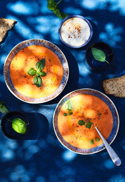 Soupe froide de poivron, pois chiches et yaourt