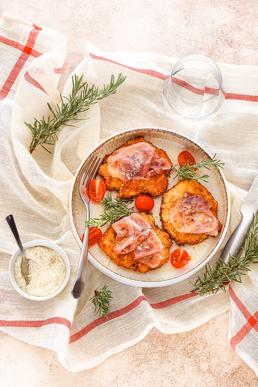 Escalopes panées à la bolognaise (avec jambon et parmesan) Escalopes panées à la bolognaise (avec jambon et parmesan)